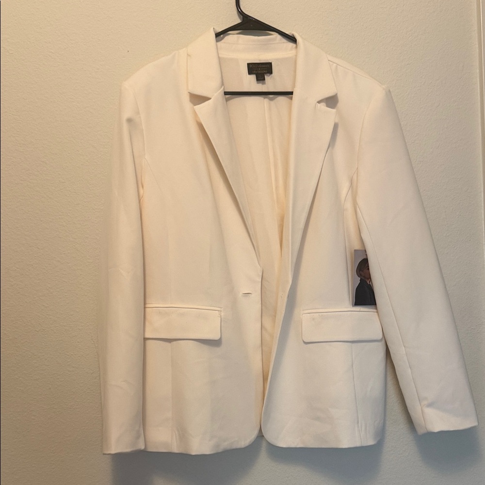 BOLD elements Classic Cream Blazer